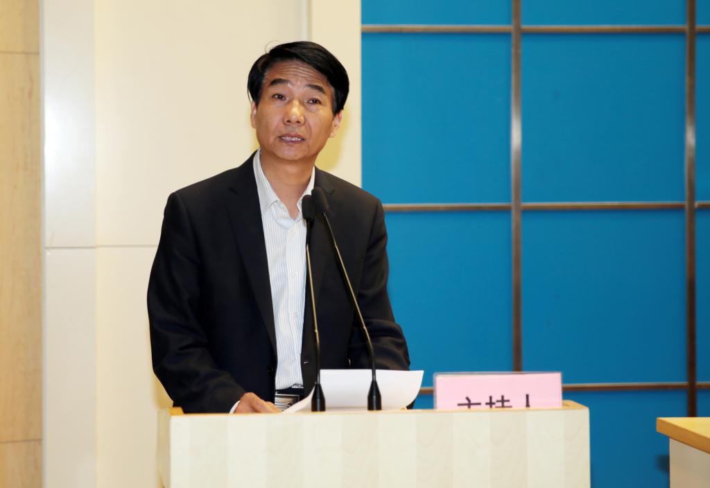 省职教学会会长、我院党委书记崔岩作总结讲话